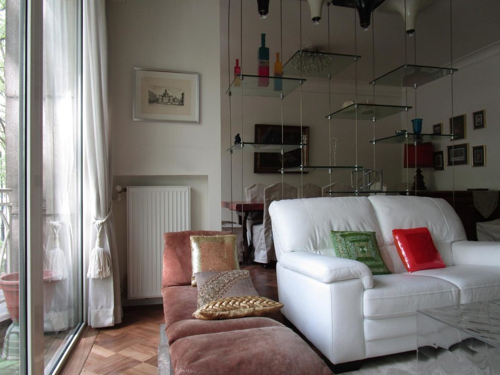 Louise – Elégant appartement meublé de +/-125m2 3 chambres Louise – Elégant appartement meublé de +/-125m2 3 chambres